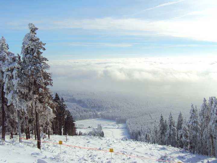 Nebel im Tal -Ski- und Rodelparadies - der Wurmberg