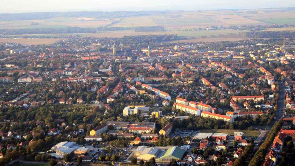 Luftbild der Stadt Halberstadt vom Ballon aus