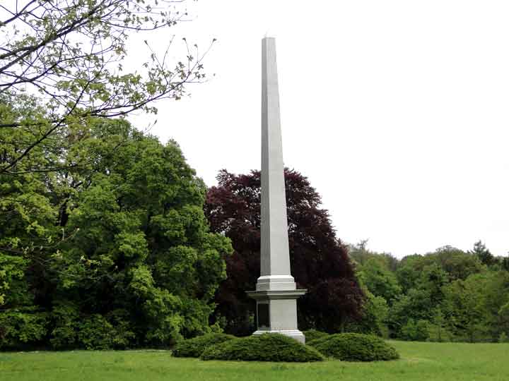 Obelisk im Landschaftspark Degenershausen