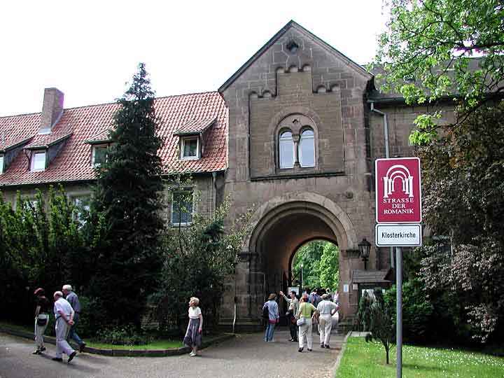Eingang zum Klostergelände in Ilsenburg