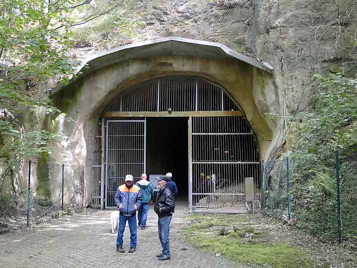 KZ Langenstein-Zwieberge - Eingang zur Höhle