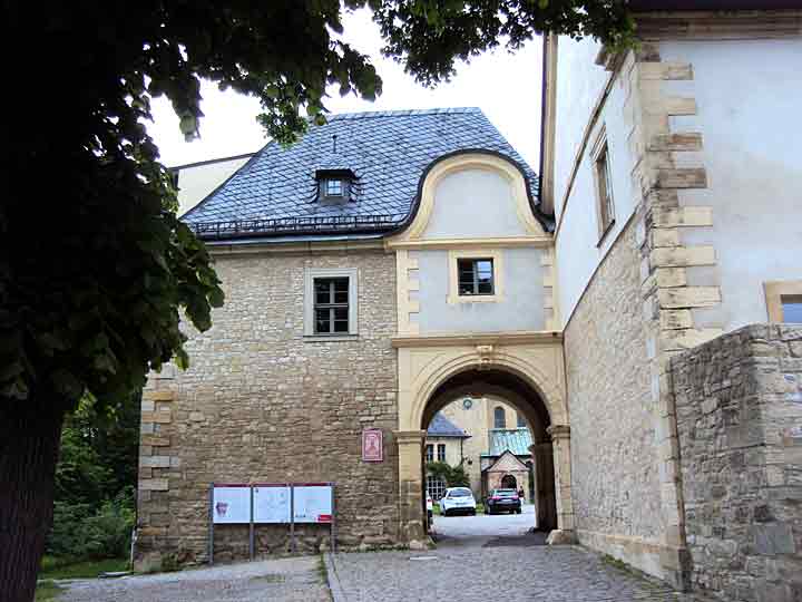 Das Benediktinerkloster Huysburg - Eingangstor