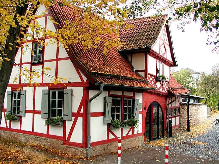 Torhaus des Spendenkirchhofes in Nordhausen