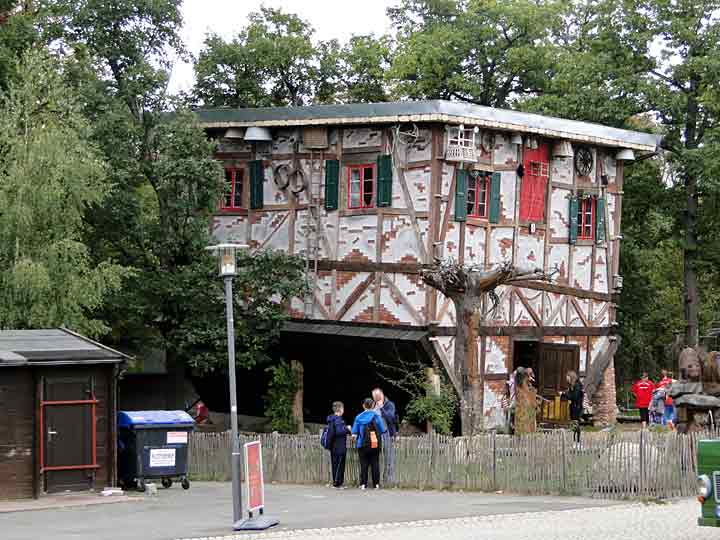 Hexenhaus in Thale - Seitenansicht