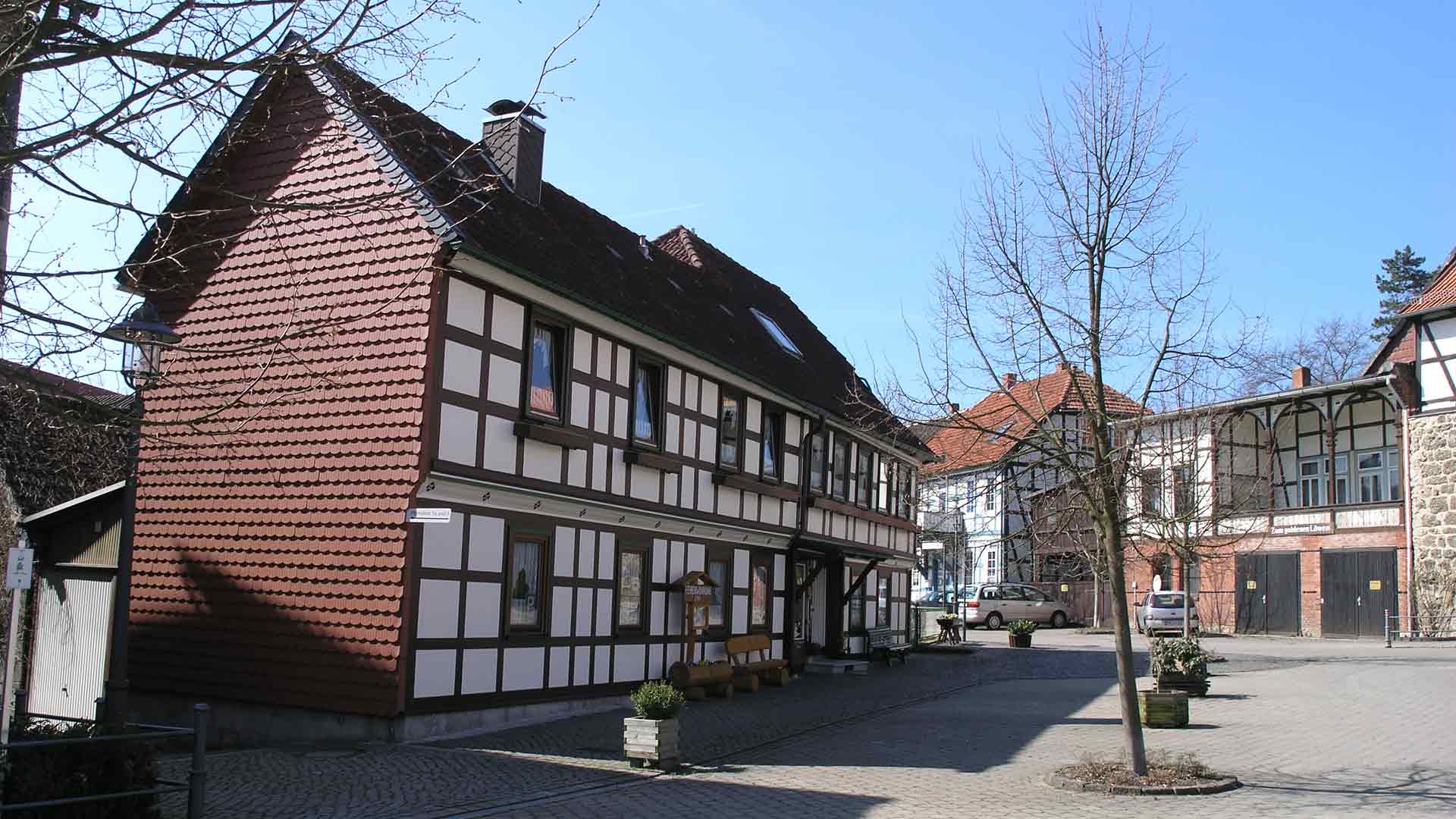 Walkenried - Altes Fachwerkhaus am Platz