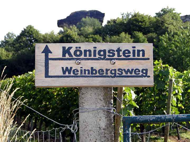 Wanderschild am Königstein bei Westerhausen