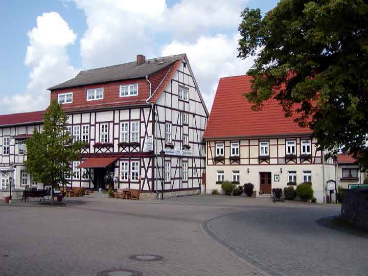 Gemeindehaus Dankerode mit Heimatstube mit Markt