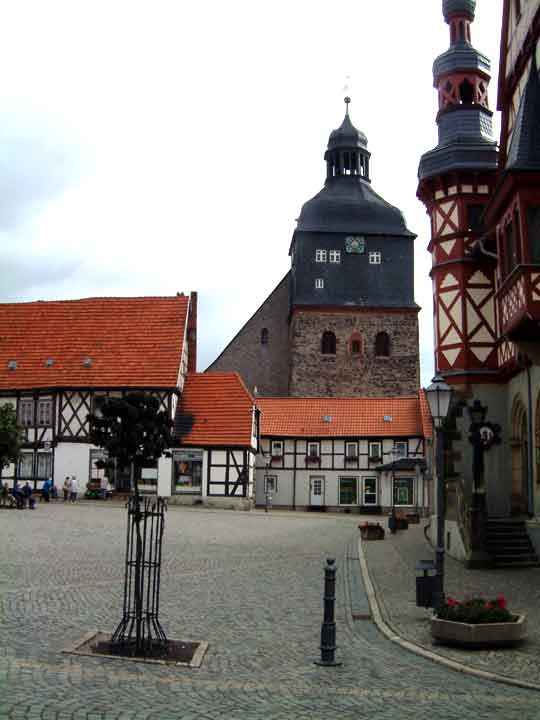 Blick vom Markt zur St. Marien Kirche in Harzgerode