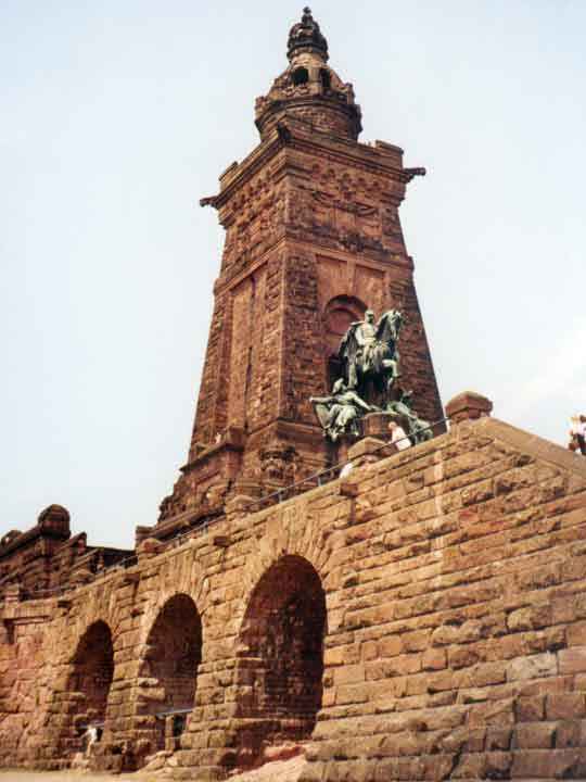 Kyffhäuser-Denkmal mit Turm