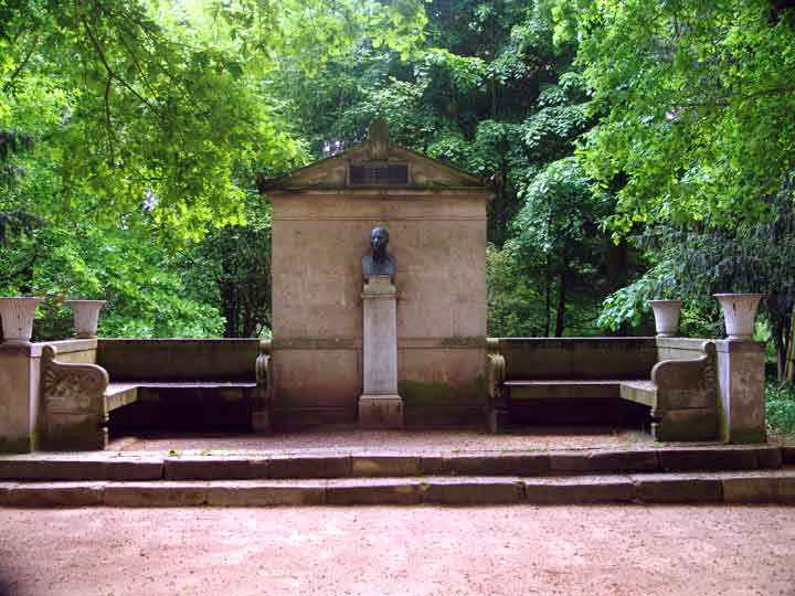 Denkmal im Brühlpark in Quedlinburg