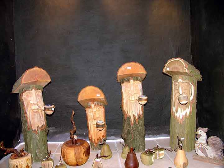 Pilzmännchen in der Holzschnitzerei Rieder