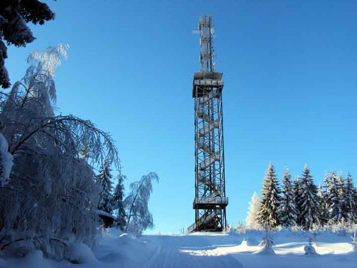 Winter am Carlshausturm auf der Carlshaushöhe bei Trautenstein