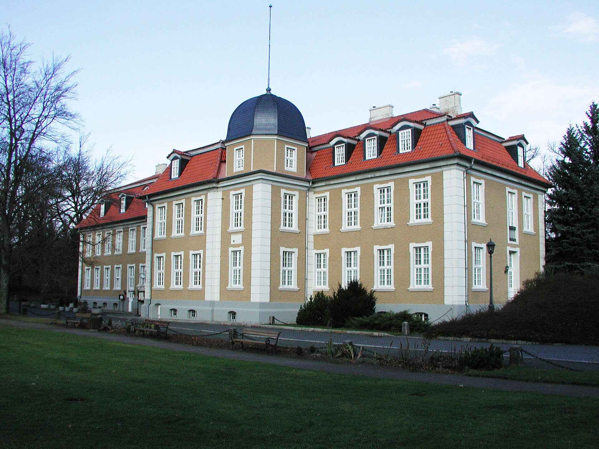 Schloss und Mausoleum Meisdorf