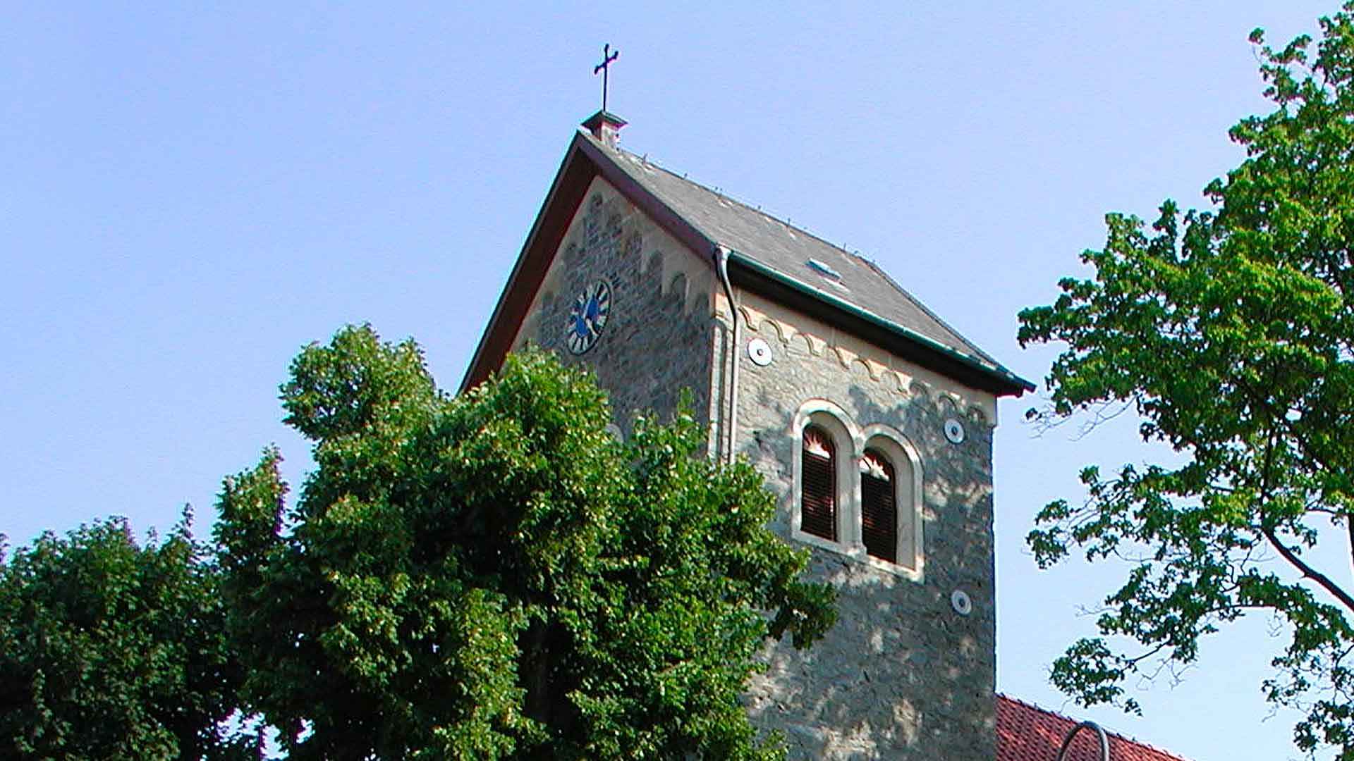 Kirchturm der Kirche Sankt Petrus in Allrode