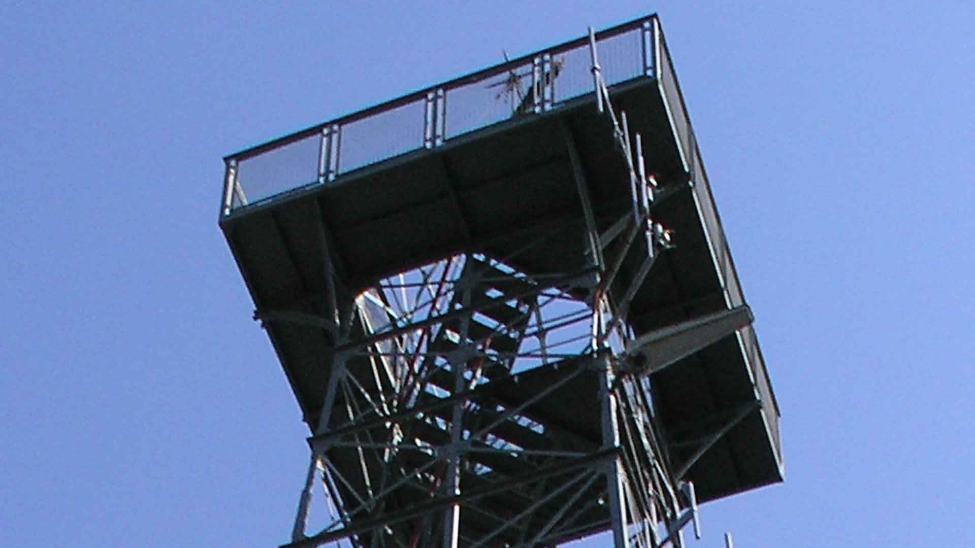Stahlrüstung des Aussichtsturms Kuckholzklippe bei Lerbach