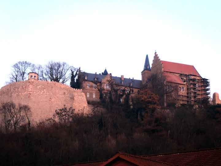 Schloss Mansfeld mit Mauer