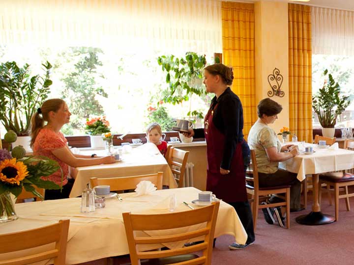 3 Sterne Superior Hotel garni Vier Jahreszeiten in Sankt Andreasberg - Gemütlicher Frühstücksraum