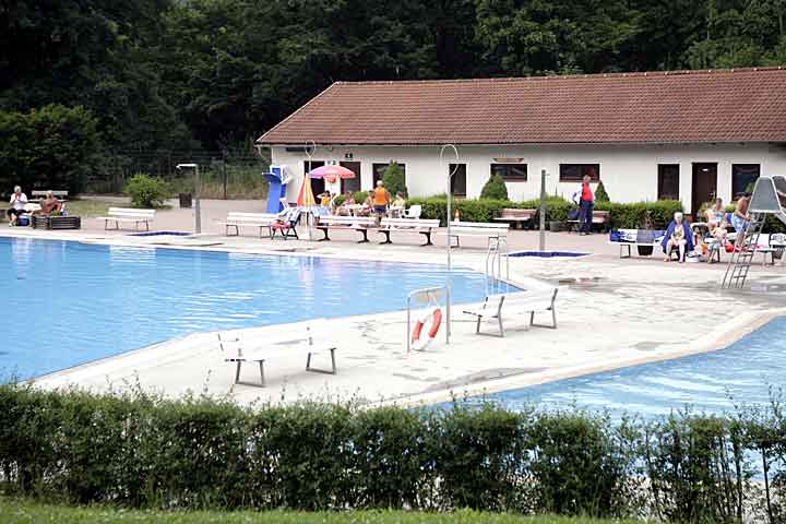 Pension Harzresidenz - Waldschwimmbad in Altenbrak