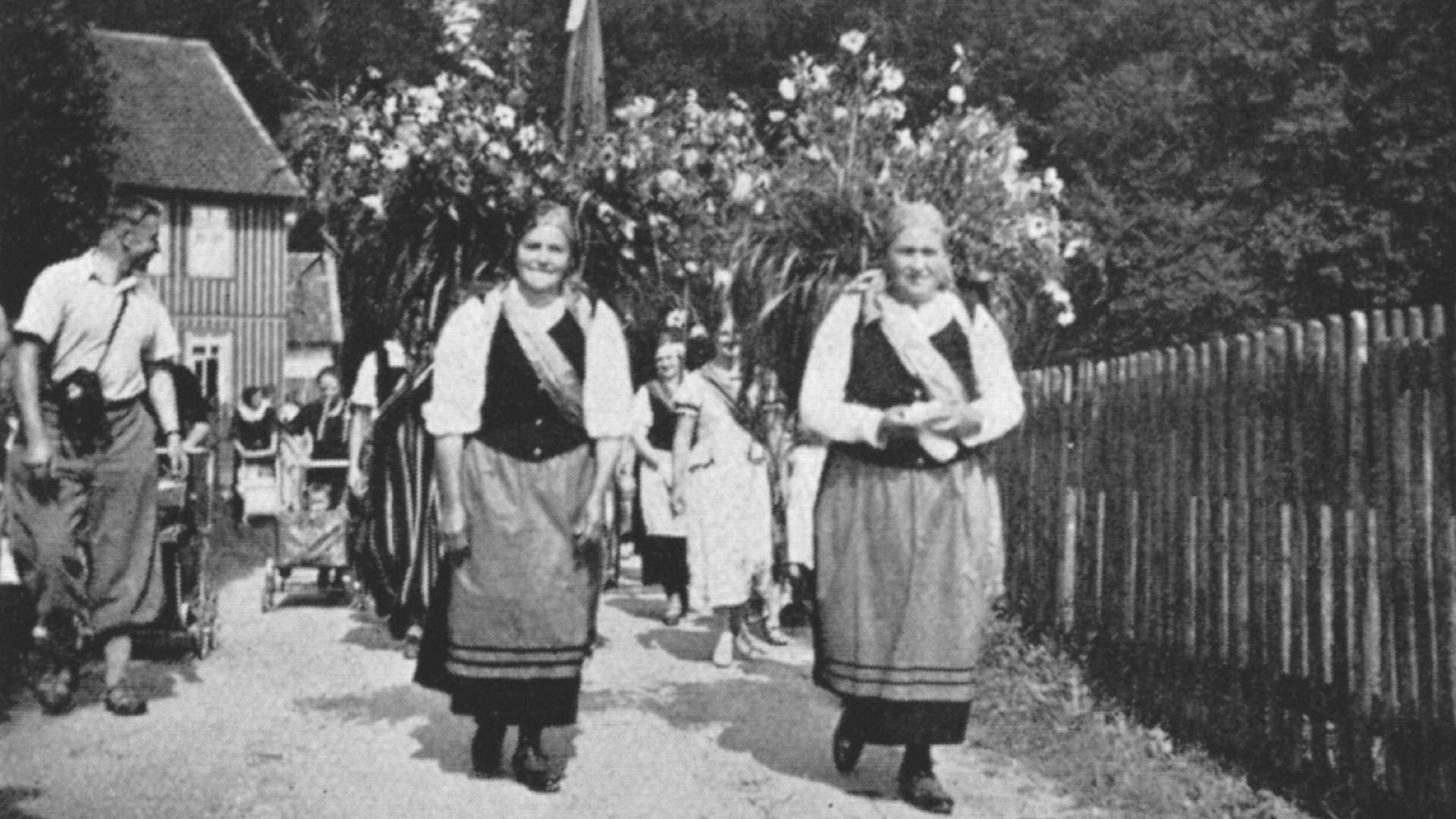 Grasedanz - Umzug der Frauen in Hüttenrode